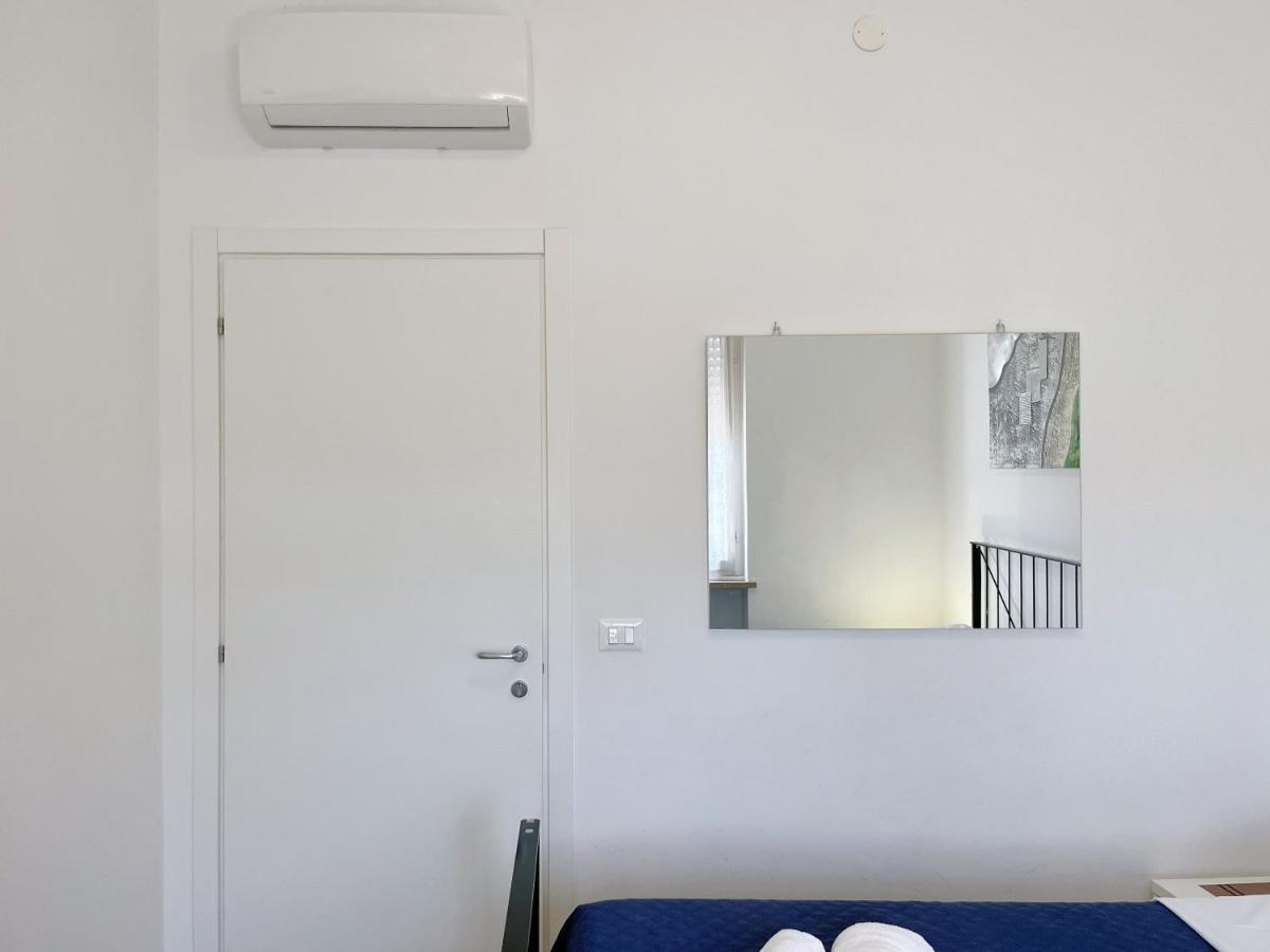 Confortini Rooms Sunday Verona Exterior photo