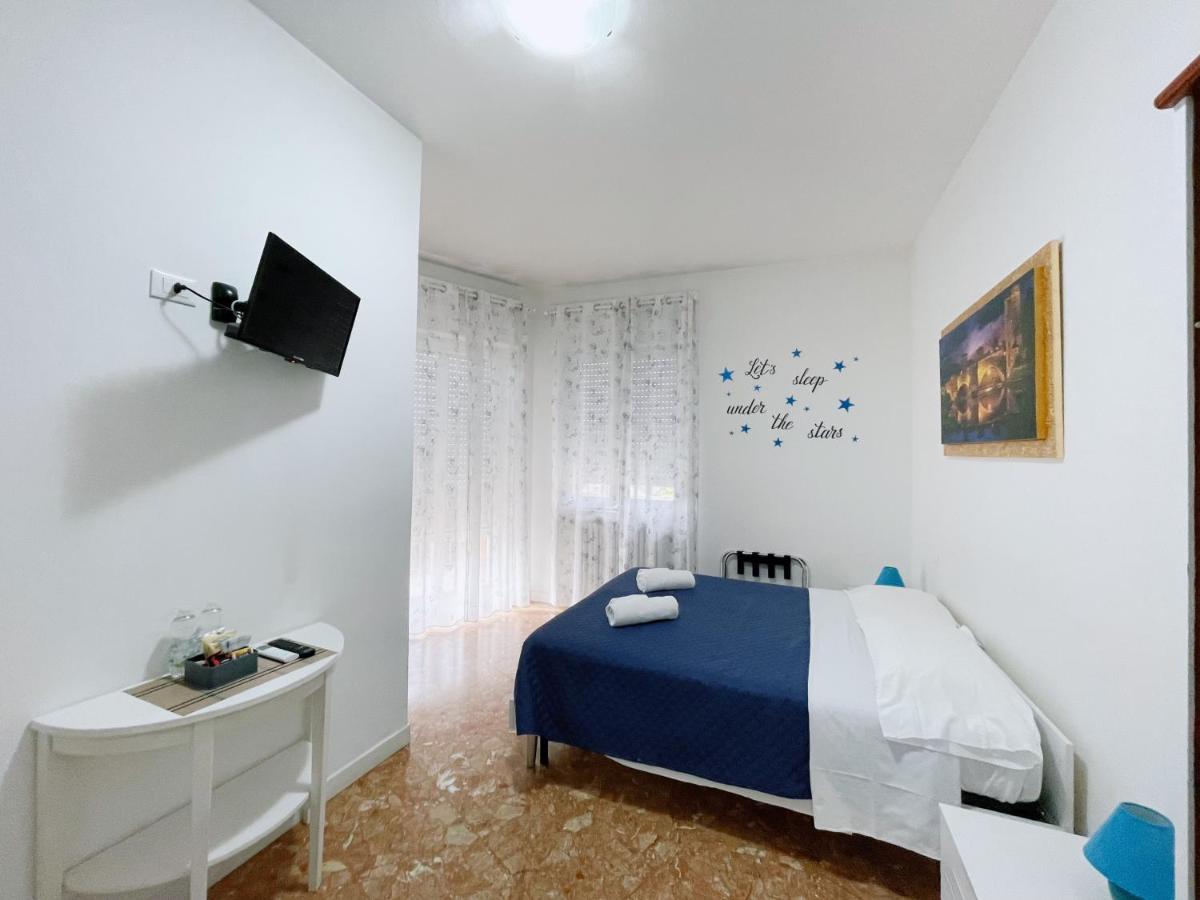 Confortini Rooms Sunday Verona Exterior photo